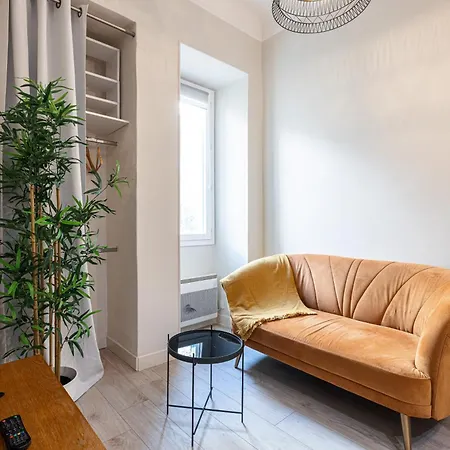 Le Petit Jean- Pres Gare Et Tram - Supermarches - Wifi - Appartement